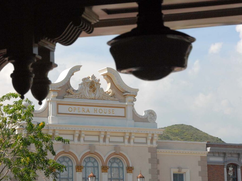 Disney_Opera_House